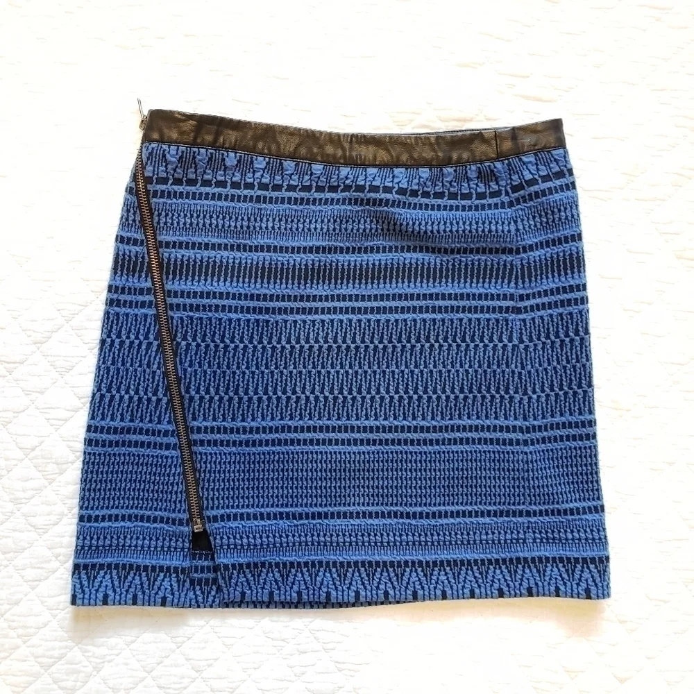 𝅺Sanctuary Y2K Zip Mini Blue Geo Black Skirt